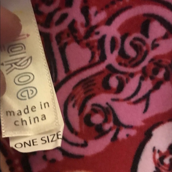One Size LuLaRoe Valentine’s Day Leggings - Picture 3 of 3